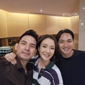 Grace Wong Instagram - Happy 520 💜

啲人成日問我近排忙緊啲乜？拍緊啲乜？幾時有新歌？幾時有戲出？

我發覺我好多時間都在建 立 關 係！🤭 

去關心身邊的人，鼓勵他們，愛惜他們。咁多年來身邊儲咗好多好好嘅朋友，好多可以講真心說話嘅朋友，真係好難得 🥹 一齊分享，一齊祈禱，一齊講耶穌，it’s such blessing to love people n receive love in return 💖

Building God’s kingdom is one of my biggest passions in life. And as I walk this journey some may not see it as “successful” in the world’s eyes. But trying my best to love people the way Jesus did is successful in God’s eyes. And in the midst of loving, my heart has become full. 🥰 even tho my emotions get crazy sometimes, u know.. humans are not the easiest 😂 

Thankful to all my brothers and sisters that have grown up with me these past years. And thank you for taking the time out to celebrate with me. 生日唔係重點，重點係感受到身邊有好多人很關心我, 很愛我。

Feeling very blessed and grateful 🥹🫶🏻

Bible verse I’ve been studying: 
“If I could speak all the languages of earth and of angels, but didn’t love others, I would only be a noisy gong or a clanging cymbal. If I had the gift of prophecy, and if I understood all of God’s secret plans and possessed all knowledge, and if I had such faith that I could move mountains, but didn’t love others, I would be nothing. If I gave everything I have to the poor and even sacrificed my body, I could boast about it; but if I didn’t love others, I would have gained nothing.”
‭‭1 Corinthians‬ ‭13‬:‭1‬-‭3‬ ‭NLT‬‬

“Three things will last forever—faith, hope, and love—and the greatest of these is love.”
‭‭1 Corinthians‬ ‭13‬:‭13‬ ‭NLT‬‬

I think the most meaningful thing in life is to love God, love others and be loved. 💜

PS. 大家也不需要擔心，我也是個很勤力做嘢嘅人，new projects coming soon 🙃😛