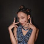 Grace Wong Instagram - Excited to join「Chill Club Awards」this year for the 1st time ever! 👀🙌🏻 LIGHT IT UP 提名: 年度跳唱歌曲 G. Racie 提名: 年度女歌手 其實見到「跳唱歌曲」這個項目都幾感動，開心樂壇終於有更多愛跳舞的歌手們，同唔同類型嘅跳舞歌🥹🥰 今年亦都見到好多新嘅組合同埋新人！希望你哋好好加油！Add Oil together 💪🏻☺️ Honored and looking forward to the party 🎉 Thank you to 君團: I seeeee you! 😚 @gracewong_officialfansclub 👀 @diesel @one.of.a.kind.hk 💄 @evelynho 💇🏻‍♀️ @jamieleehair 📸 @cherylck92