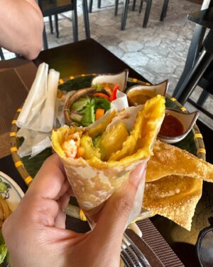 Grace Wong Instagram - The “I’m full but I can def eat some more face” 😛😇🤪

Thanks for alll your lovely suggestions!!! Walked around Hoi An today n the food is just tooooo good!!!! 😩😩😩

 5kg trip🤭 

Rounder and rounder… and rounder