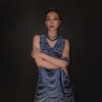 Grace Wong Instagram - Excited to join「Chill Club Awards」this year for the 1st time ever! 👀🙌🏻 LIGHT IT UP 提名: 年度跳唱歌曲 G. Racie 提名: 年度女歌手 其實見到「跳唱歌曲」這個項目都幾感動，開心樂壇終於有更多愛跳舞的歌手們，同唔同類型嘅跳舞歌🥹🥰 今年亦都見到好多新嘅組合同埋新人！希望你哋好好加油！Add Oil together 💪🏻☺️ Honored and looking forward to the party 🎉 Thank you to 君團: I seeeee you! 😚 @gracewong_officialfansclub 👀 @diesel @one.of.a.kind.hk 💄 @evelynho 💇🏻‍♀️ @jamieleehair 📸 @cherylck92