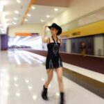 Grace Wong Instagram – These boots are made for walking …
Walking all ova you 🫡
Justttttt kidding 🤭
Letting my ghetto cow girl speak 🐮
Had an incredible time Sunday night watching spectacular performances from HK n other international artists!!! Thank u @laiyingdesu for being my chatting partner all night, 總之想企起身跳就盡情跳!😘 @_marifemarife_ n @winka_chan giving me loveeeee n laughs all night and finally get to have my girlcrush moment w @collar.weare 🤭
Thank you @viutv for creating a beautiful night so we can celebrate music together. Anddddd thank you to my styling team for making me feel KYUTEEE and chill 🍹😚
Makeup : @evelynhomakeup
Hair : @jamieleehair
Stylist : @bebemaklm @worksbyjlg_
Wardrobe
@dionlee @theattico @_solo_hk @murmurhk_official
Nails : @nailpetite
Team @cheungceline @cherylck92 🫶🏻
#yeehaww
#GodisGood