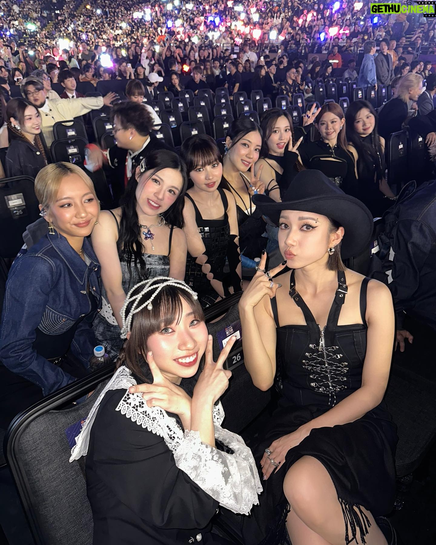 Grace Wong Instagram - These boots are made for walking … Walking all ova you 🫡 Justttttt kidding 🤭 Letting my ghetto cow girl speak 🐮 Had an incredible time Sunday night watching spectacular performances from HK n other international artists!!! Thank u @laiyingdesu for being my chatting partner all night, 總之想企起身跳就盡情跳!😘 @_marifemarife_ n @winka_chan giving me loveeeee n laughs all night and finally get to have my girlcrush moment w @collar.weare 🤭 Thank you @viutv for creating a beautiful night so we can celebrate music together. Anddddd thank you to my styling team for making me feel KYUTEEE and chill 🍹😚 Makeup : @evelynhomakeup Hair : @jamieleehair Stylist : @bebemaklm @worksbyjlg_ Wardrobe @dionlee @theattico @_solo_hk @murmurhk_official Nails : @nailpetite Team @cheungceline @cherylck92 🫶🏻 #yeehaww #GodisGood