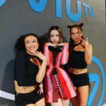 Grace Wong Instagram – 1st time on 𝑪𝒉𝒊𝒍𝒍 𝑪𝒍𝒖𝒃 🎤 🎶 

Thanks for having me 🖤☺️
Performance out tomorrow on mi cumpleaños ~ thx you lord for every stage opportunity 😘

And my gurlssss.. thanks for giving ur best in every performance #, let’s keep training n dancing n staying passionate 😘😌

Style team 
💇🏻‍♀️ @jamieleehair 
💋 @chichili 
💅🏻 @nailpetite 

stylist @bebemaklm 
@harveynicholshk 
@johnhardyjewelry