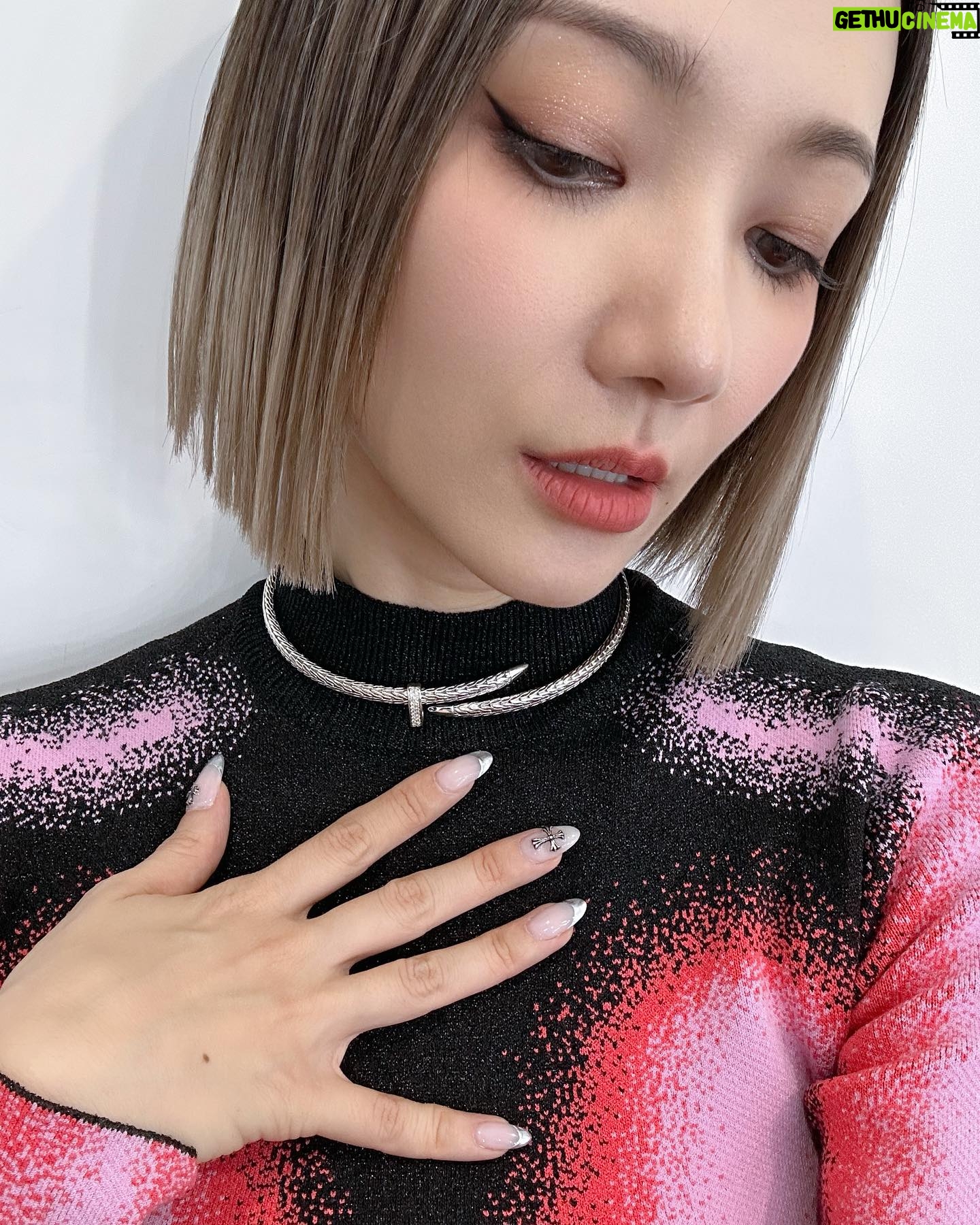 Grace Wong Instagram - 1st time on 𝑪𝒉𝒊𝒍𝒍 𝑪𝒍𝒖𝒃 🎤 🎶 Thanks for having me 🖤☺️ Performance out tomorrow on mi cumpleaños ~ thx you lord for every stage opportunity 😘 And my gurlssss.. thanks for giving ur best in every performance #, let’s keep training n dancing n staying passionate 😘😌 Style team 💇🏻♀️ @jamieleehair 💋 @chichili 💅🏻 @nailpetite stylist @bebemaklm @harveynicholshk @johnhardyjewelry