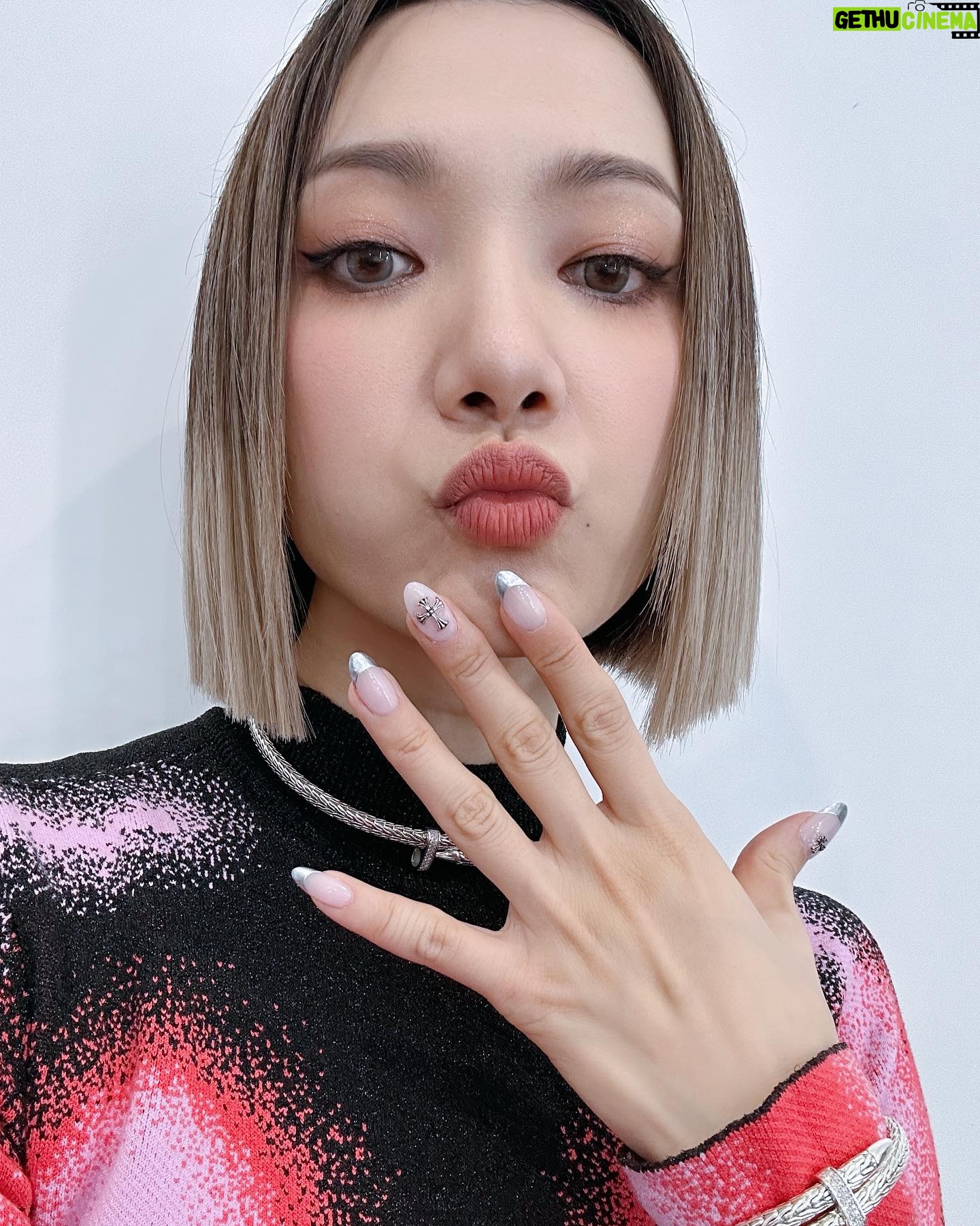 Grace Wong Instagram - 1st time on πͺππππ πͺπππ π€ πΆ Thanks for having me π€βΊοΈ Performance out tomorrow on mi cumpleaΓ±os ~ thx you lord for every stage opportunity π And my gurlssss.. thanks for giving ur best in every performance #, letβs keep training n dancing n staying passionate ππ Style team ππ»ββοΈ @jamieleehair π @chichili π
π» @nailpetite stylist @bebemaklm @harveynicholshk @johnhardyjewelry