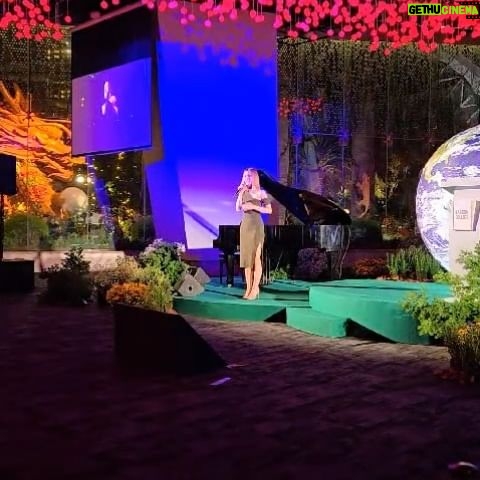 Grace Wong Instagram - Thank you @babsoncollege for inviting me to the International Summit 2024! So greatly honored to perform for my College and also where Danny got his MBA, of course he saw how wonderful Babson was after he came to visit me 🤭🤭🤭 Thank you President Spinelli for your super encouraging words of possibly me being a coach one day for senior executive women 🥹 I was like what??? my jaw literally dropped. But thinking about it, recently there has been a big part of my heart to coach and build up woman of this generation whether in arts and entertainment or market place or even for the Kingdom of God! Anyhooz it was sooo good to see old friends n new friends! It warmed my heart to have good heart to hearts n AMAZING FOOD in Singapore! This city is def something special, might have to make a trip back soon 😘 I’m curious, What do u guys think : Me being a mentor/ coach for women in entertainment or marketplace? 😳