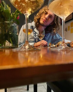 Gracie Gillam Instagram - Cremant tasting, mushroom escargot (a.k.a. “Yes-cargot!” - Sarah), and artichokes rockefeller, because my goals for 2021 involve inventing more fun things to do with vegetables. Also making out with my boyfriend more (even if @hildyelizabeth hates it). I threw in a pic of mushroom Wellington from Christmas because: vegetables.