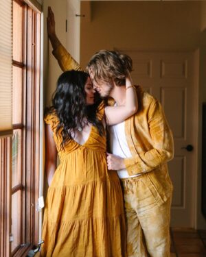 Gracie Gillam Instagram - I got married 309 days ago and I’m fiiiinally posting the wonderful pictures by the incomparable @mollymcphoto! What a day. So much joy. Do you think people will be like “heck yeah” or bothered that I don’t shave my armpits?