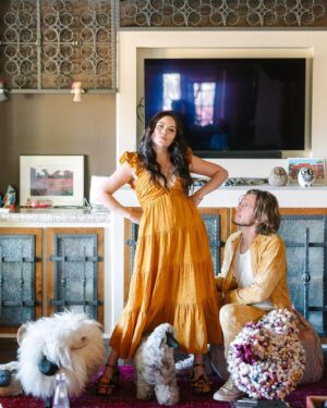 Gracie Gillam Instagram - I got married 309 days ago and I’m fiiiinally posting the wonderful pictures by the incomparable @mollymcphoto! What a day. So much joy. Do you think people will be like “heck yeah” or bothered that I don’t shave my armpits?