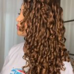 Graciely Junqueira Instagram - Já usaram dedoliss ? Eu amo e odeio ao mesmo tempo kakaka #cabelocacheado #finalizacaodecachos #dedoliss #finalizandocachos #cacheadasdagraci