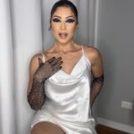 Graciely Junqueira Instagram - 🖤🤍