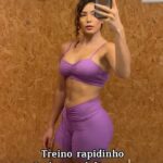 Graciely Junqueira Instagram - Treino rapidinho mas eficaz pra abdômen e ombro, ja salva pra fazer ! #explorar #gym #musculação #treinodeabdomen #treinodeombro