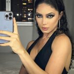 Graciely Junqueira Instagram – 🖤