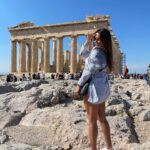 Gredmarie Colón Instagram - When in Athens… 🇬🇷 📍 Ruinas Antiguas 🏛️🪨 Cuando era niña quería ser Arqueóloga. Me fascinan demasiado todas las estructuras antiguas y toda su historia. #athens #greece #memories #dreamdestination #birthdaypresent #magicalplace #acropolis #partenon #greek #history #fyp