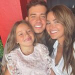 Gredmarie Colón Instagram - Us ❤️👨‍👩‍👧 Mi corazón 🫶 les pertenece a ustedes. Gracias por amarnos, cuidarnos y respetarnos de la manera que lo haces. Gracias por estar siempre presente en nuestras vidas. Gracias por hacernos tu prioridad. ¡Te AMO…te amamos mi rey!❣️@chrisagront #happyvday