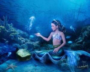 Gredmarie Colón Instagram - U N D E R  T H E  S E A 🫧

Mi sirena 🧜🏼‍♀️ encontró su tesoro.🐚🌊🐠🫧. @williesepulvedastudio 📸 

Kamilia disfrutó mucho la sesión de fotos🥰🙏🏻. Si quieres que tu pequeña tenga unas fotos así de hermosas menciónales que viste este post y te darán $50 de descuento 🤗.

#Kamilia #mermaid #photoshoot #williesepulvedastudio