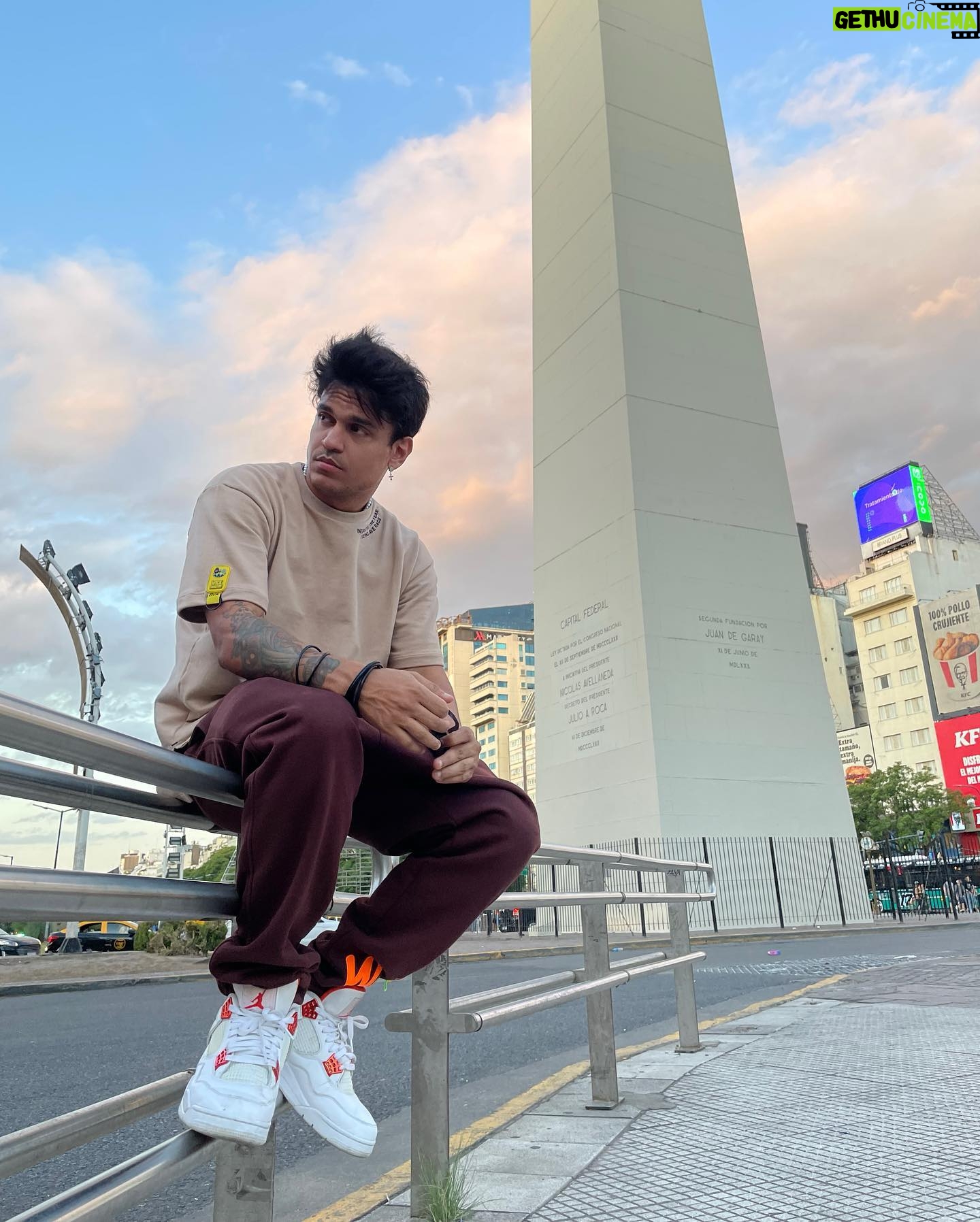 Gustavo Stockler Instagram - Num guento mais 2 dias com esses doido