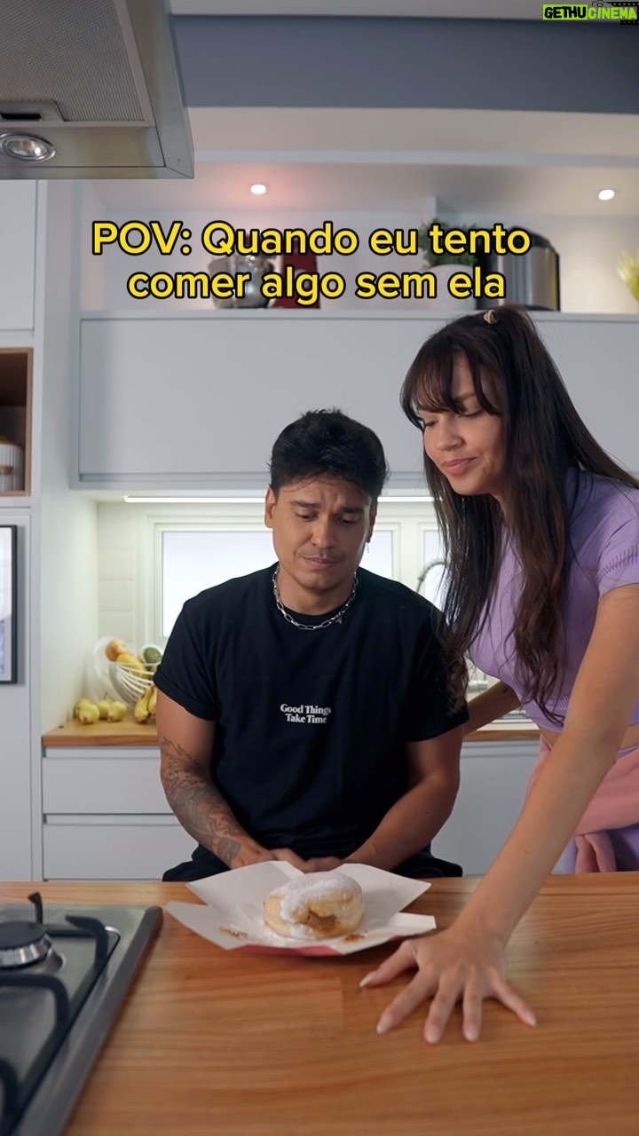 Gustavo Stockler Instagram - Sente e cheiro de longe a gata