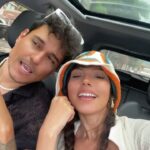 Gustavo Stockler Instagram - UM ANO COM ELA! É tão fácil perceber o bem que ela me faz e o bem que ela faz pra todos em sua volta, né? Desde o primeiro segundo que vi, sabia que era ela. Não tem muita explicação, e nem quero que tenha. Dentro dessa mulher tem muita força, pureza, sensualidade, inocência, garra, inteligência (muita), parceria, amor, cuidado e uma caralhada de adjetivos incríveis que consigo dar. Cada dia com ela é um sorriso diferente, cada dia com ela é mais uma transbordada de felicidade. Eu compartilho pouco com vcs aqui, mas garanto que vivo aquele filme de comédia romântica clichê que a gente tanto ama. Te amo, baby!