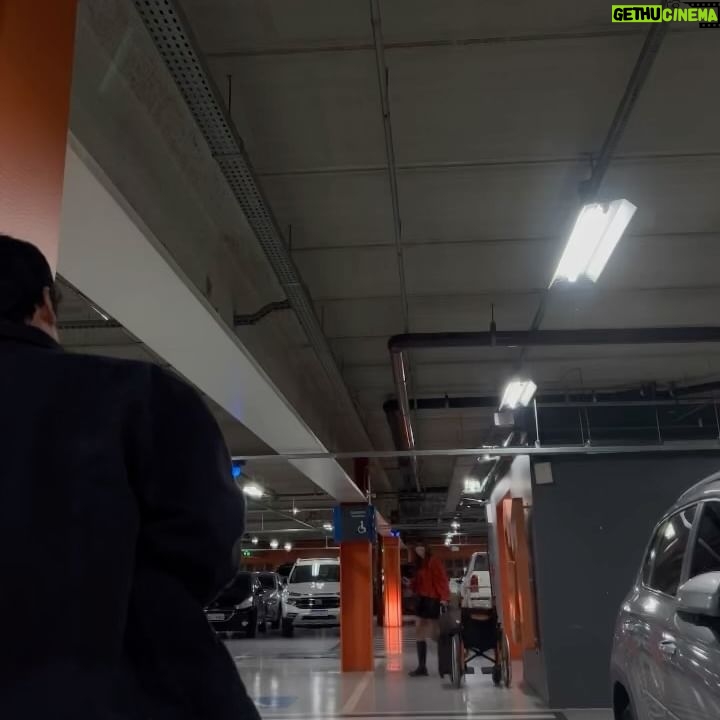 Gustavo Stockler Instagram - UM ANO COM ELA! É tão fácil perceber o bem que ela me faz e o bem que ela faz pra todos em sua volta, né? Desde o primeiro segundo que vi, sabia que era ela. Não tem muita explicação, e nem quero que tenha. Dentro dessa mulher tem muita força, pureza, sensualidade, inocência, garra, inteligência (muita), parceria, amor, cuidado e uma caralhada de adjetivos incríveis que consigo dar. Cada dia com ela é um sorriso diferente, cada dia com ela é mais uma transbordada de felicidade. Eu compartilho pouco com vcs aqui, mas garanto que vivo aquele filme de comédia romântica clichê que a gente tanto ama. Te amo, baby!
