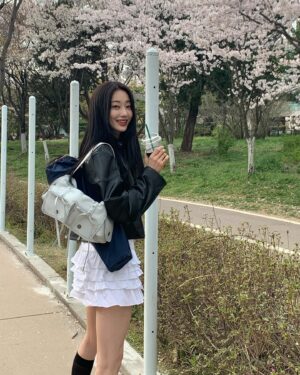 Gyeongree Instagram - 뉴 스팟.. 🤍🍿