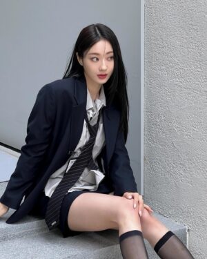 Gyeongree Instagram - 너무 이쁘다고! 𝐆𝐫𝐨𝐯𝐞 🤍~~ 🌸🦋