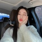 Gyeongree Instagram – #구해줘홈즈 하는 날🏡

그리고 오늘은 나솔사계도 하는날! #경리데이 ..🫦❤️