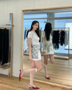 Gyeongree Instagram - 너무 이쁘다고! 𝐆𝐫𝐨𝐯𝐞 🤍~~ 🌸🦋