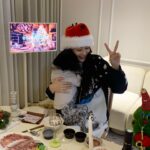 Gyeongree Instagram - ⋆⁺₊⋆행복으로 가득찬 멜크 입니다🐶🎄☃️🤍 (깜순ㅇㅏ 너무 폭 안긴거 아니야?(•̥̥̥⌓•̥̥̥) 엥 내가낳았나 🤣)