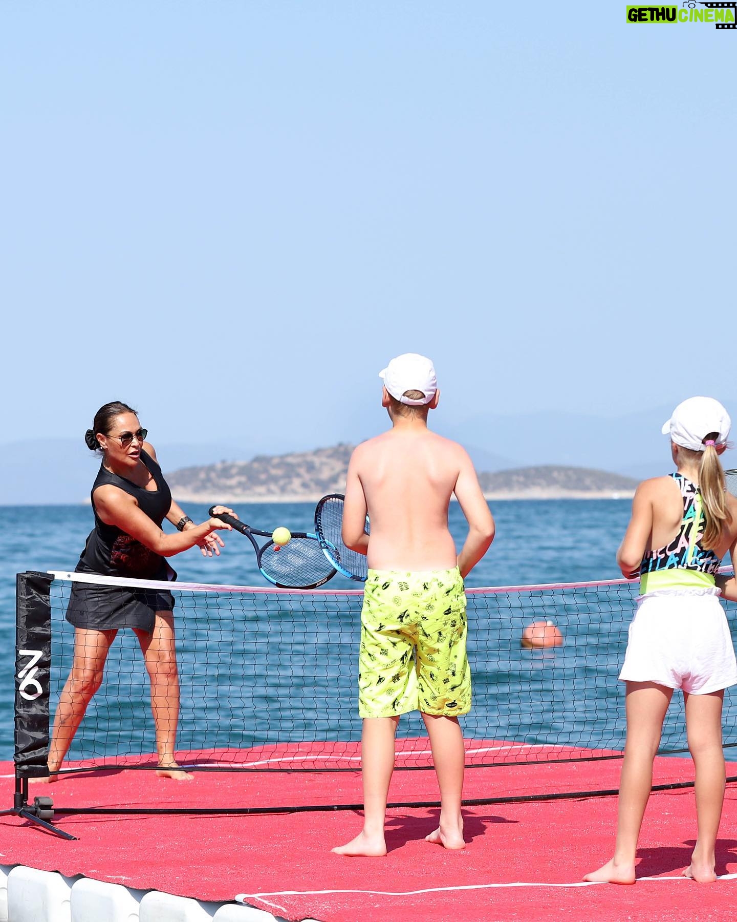 Hülya Avşar Instagram - ⭐️⭐️ @hulyaavsarcup @voguehotelbodrum