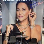 Hülya Avşar Instagram - Biz geliyoruz 😄❤️ @cilekkonseptjewelry #istanbuljeweleryshow