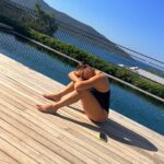 Hülya Avşar Instagram – Kasım😳Güneş🤩Ve Ben🤫😃🩵