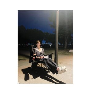Ha Ji-won Instagram - 안녕☀️ 다들 커튼콜 잘보고 있나요~?
오늘도 많.관.부! 
오늘 밤 9시 50분 
세연이랑 만나요~🥰
#커튼콜 #박세연 #하지원