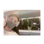 Ha Ji-won Instagram - 설레이는 출근길🐬