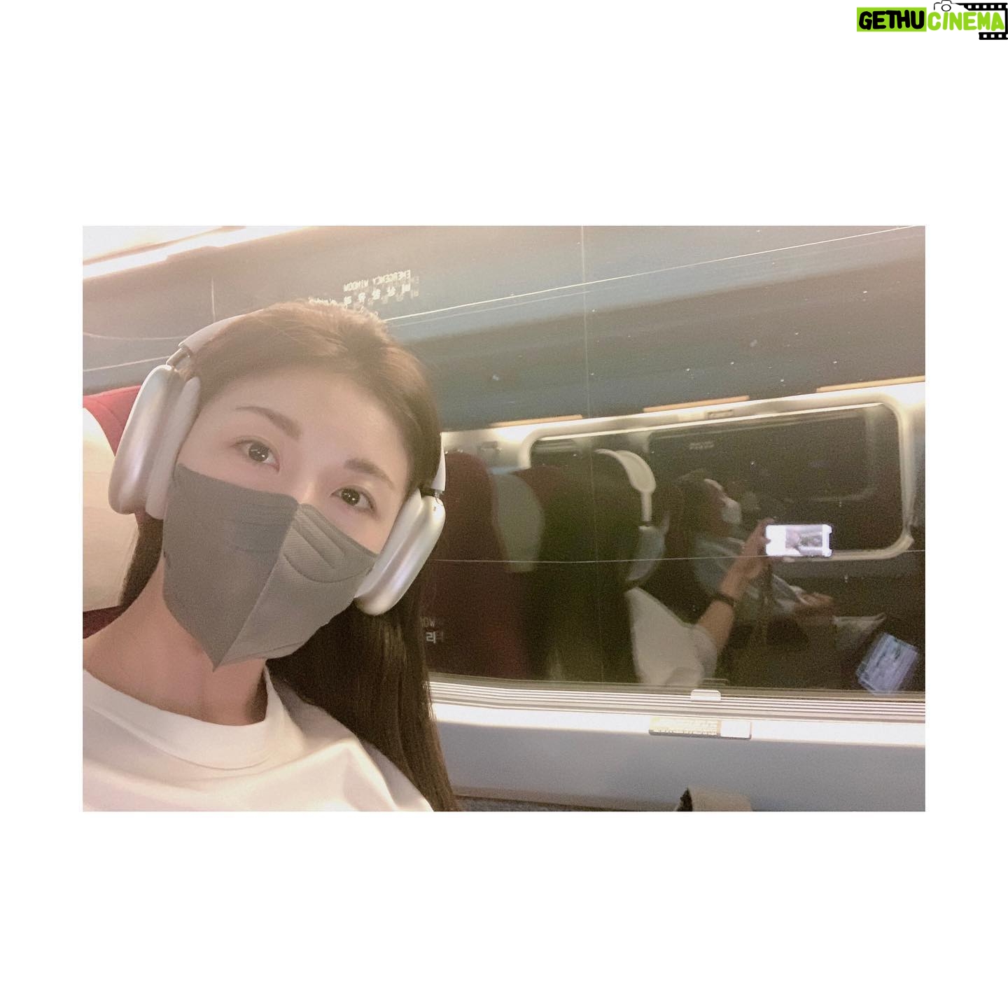 Ha Ji-won - 42.4K Likes - 설레이는 출근길🐬
