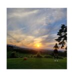 Ha Ji-won Instagram - 태양빛이~점프🌞🌈💫