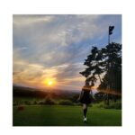 Ha Ji-won Instagram - 태양빛이~점프🌞🌈💫