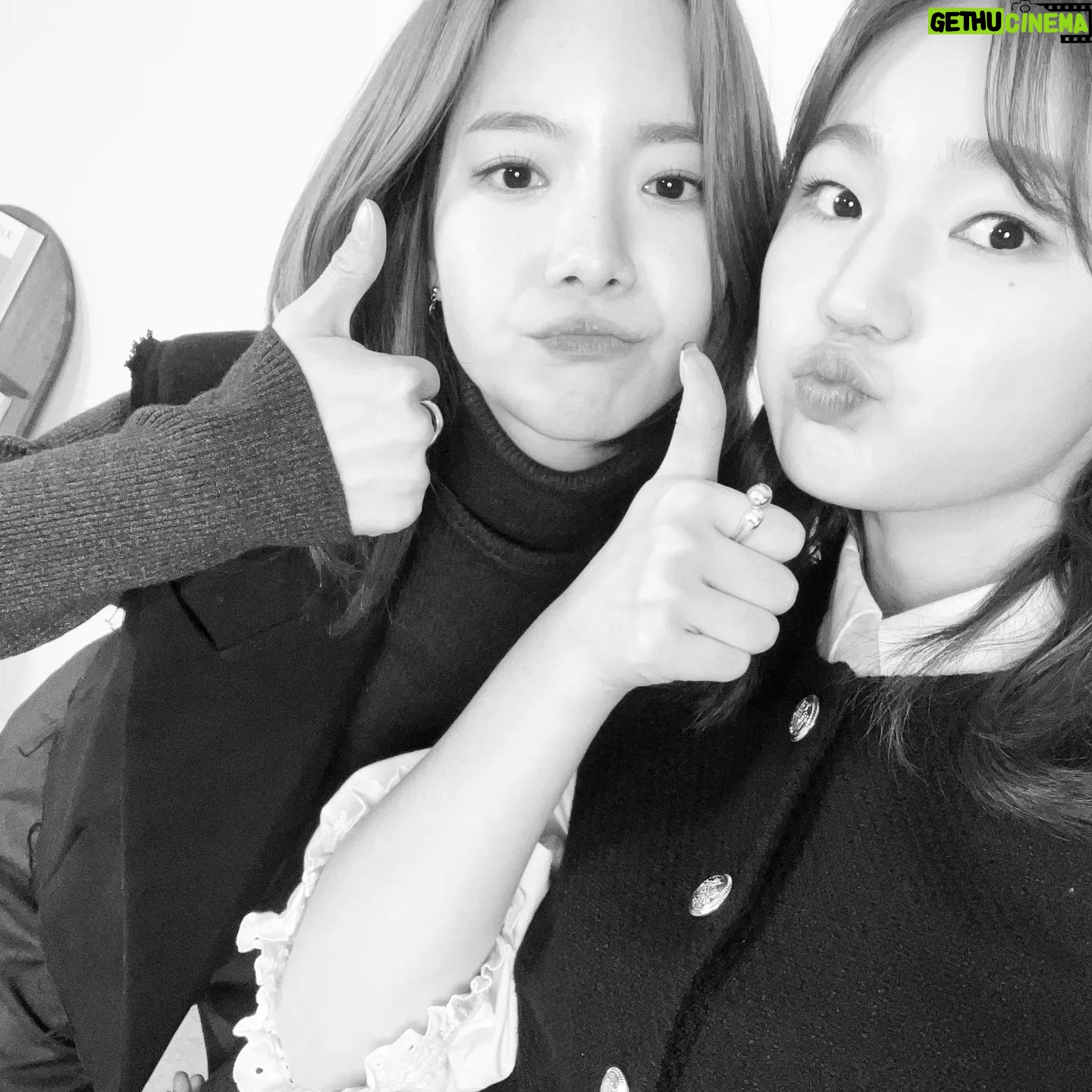 Ha Seung-lee Instagram - 내 칭구 #지금우리학교는 #allofusaredead