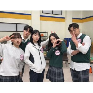 Ha Seung-lee Instagram - 아형고로 전학 간 효산고!
지금 PM 8시 40분 jtbc에서!
#아는형님