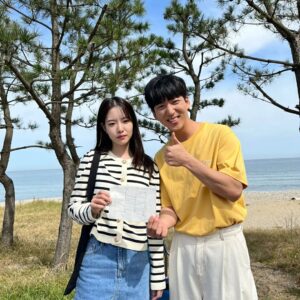 Ha Seung-lee Instagram - ⠀
⠀ ⠀
음료 10잔 사다리 타기🥤
누가 걸린 걸까요?

오늘도 밤 11시 30분 MBC DRAMA에서
<로맨스 빌런> 본방사수!!

#로맨스빌런 #MBCDRAMA