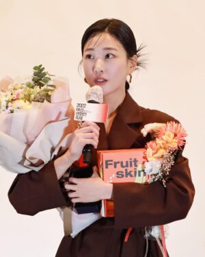 Ha Yoon-kyung Instagram - 🤎