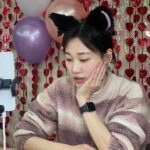 Ha Yoon-kyung Instagram - 첫 라방 함께해 줘서 고마워용 힛🖤