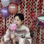 Ha Yoon-kyung Instagram - 첫 라방 함께해 줘서 고마워용 힛🖤
