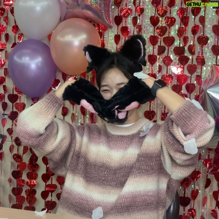 Ha Yoon-kyung Instagram - 첫 라방 함께해 줘서 고마워용 힛🖤