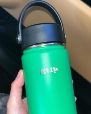 Ha Yoon-kyung Instagram - 진짜 맛있었던.. 초원의 버거..☘️

#이번생도잘부탁해 🙏🏻