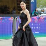 Ha Yoon-kyung Instagram - 🐈‍⬛🐾