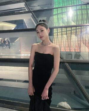 Ha Yoon-kyung Instagram - 좋은 사람들과 행복했던 부산🖤

#부산국제영화제 #딸에대하여 
#BIFF #ConcerningMyDaughter
