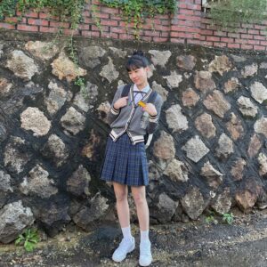 Ha Yoon-kyung Instagram - 초원🌱

오늘 밤에도 
#이번생도잘부탁해 🖤