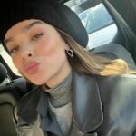 Hailee Steinfeld Instagram - ok skin go off skin