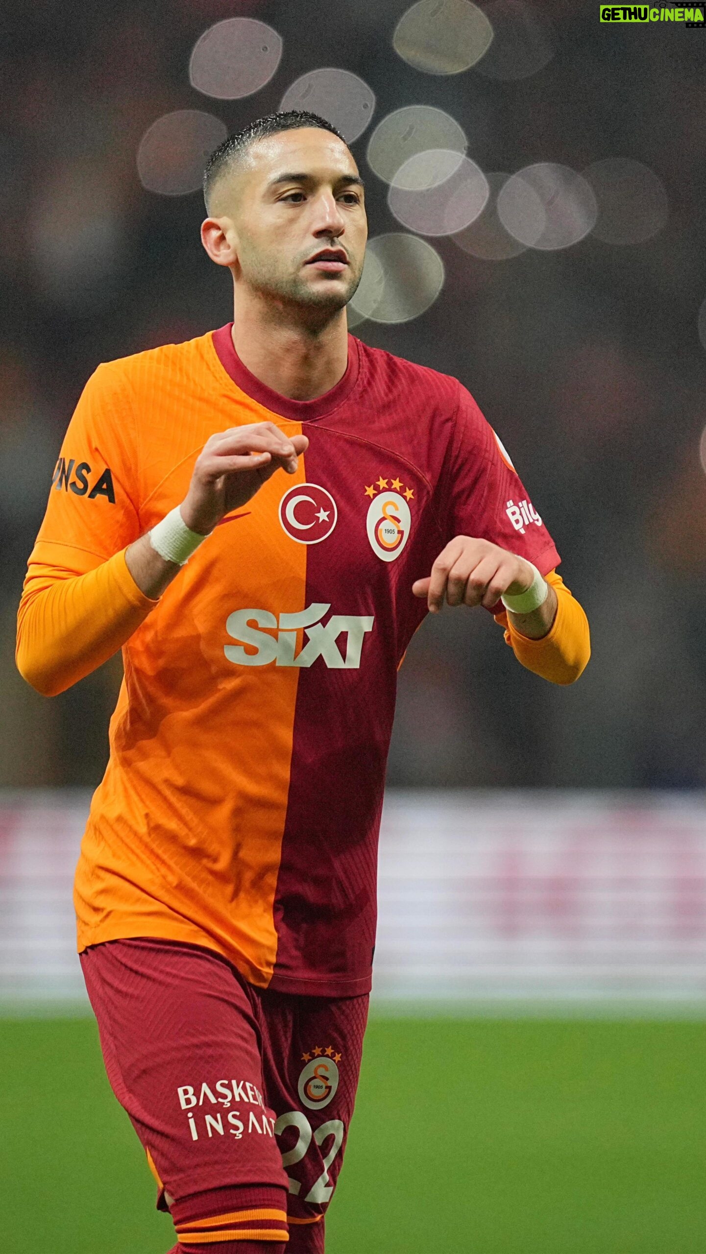 Hakim Ziyech Instagram - Sol ayağına çok 𝐇𝐚𝐤𝐢𝐦 🔥